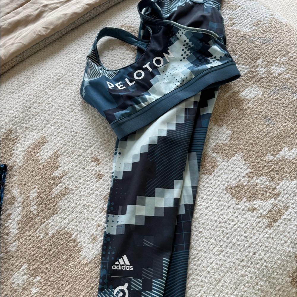 Adidas x Peloton Black and Gray Geometric Leggings and sports bra size M